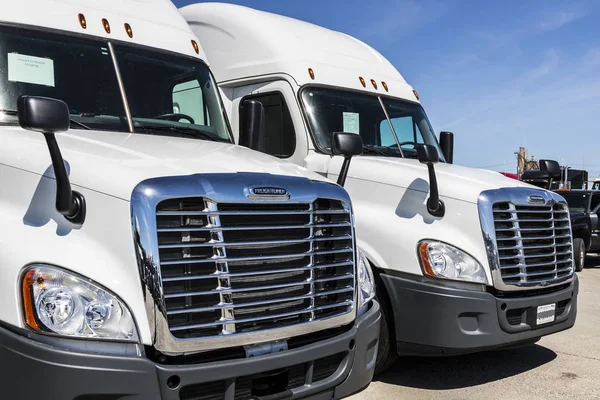 depositphotos_155477794-stock-photo-indianapolis-circa-june-2017-freightliner